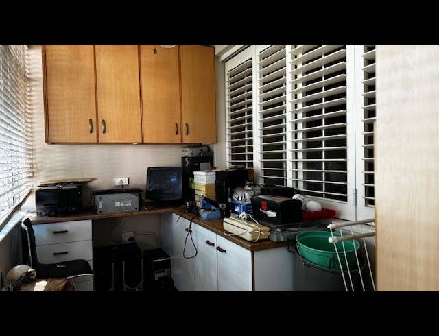 1.5 BEDROOM APARTMENT FOR SALE IN ESSENWOOD